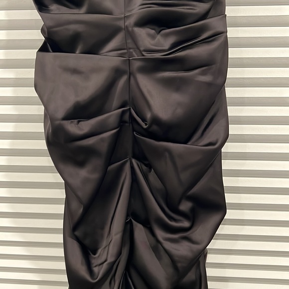 XSCAPE COCKTAIL DRESS W/ FLATTERING RUCHING W/ BACK ZIPPER - Picture 5 of 10